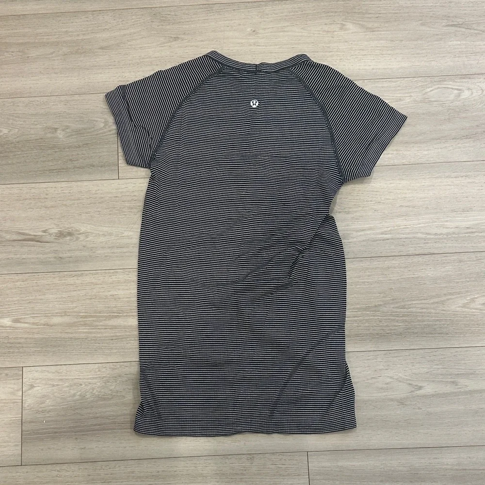 lululemon Swiftly Tech  Black and White Striped Short Sleeve Tee - Picture 3 of 3